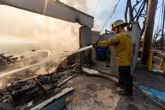 Evacuations lifted in 40-acre Pacific Palisades fire; crews save homes ... Evacuations lifted in 40-acre Pacific Palisades fire; crews save homes ...